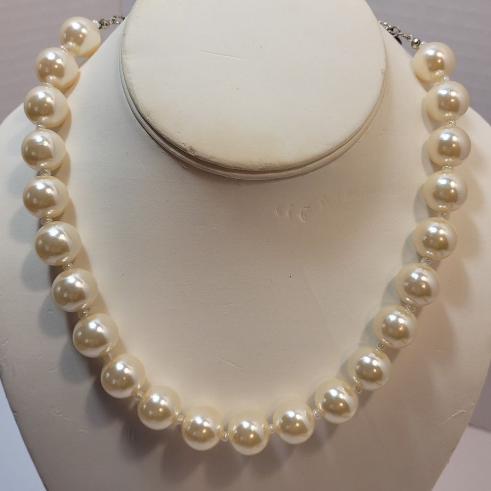 Faux Pearl Necklace Choker Single Strand Classic Elegance Marked R - Picture 1 of 7